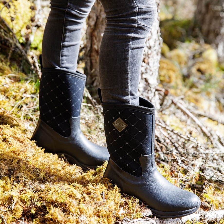 Muckboot Arctic Weekend Short Boots Für Damen Mit Schwarzem Castlerock-Print